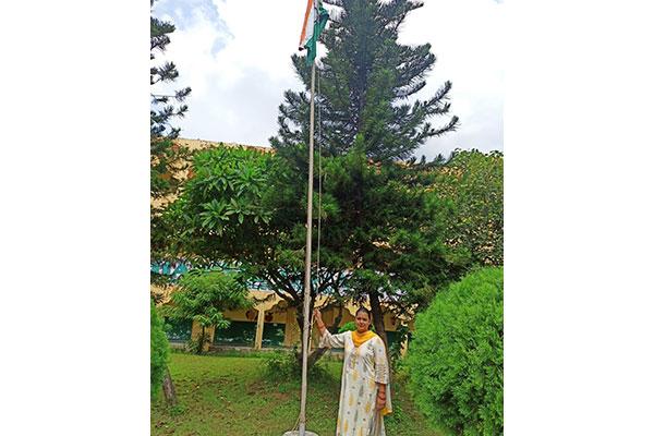 74th Independence Day celebrations were celebrated in the presence of Teacher at Maharishi Vidya Mandir Yamunanagar. On this occasion, the principal of the school hoisted the flag.